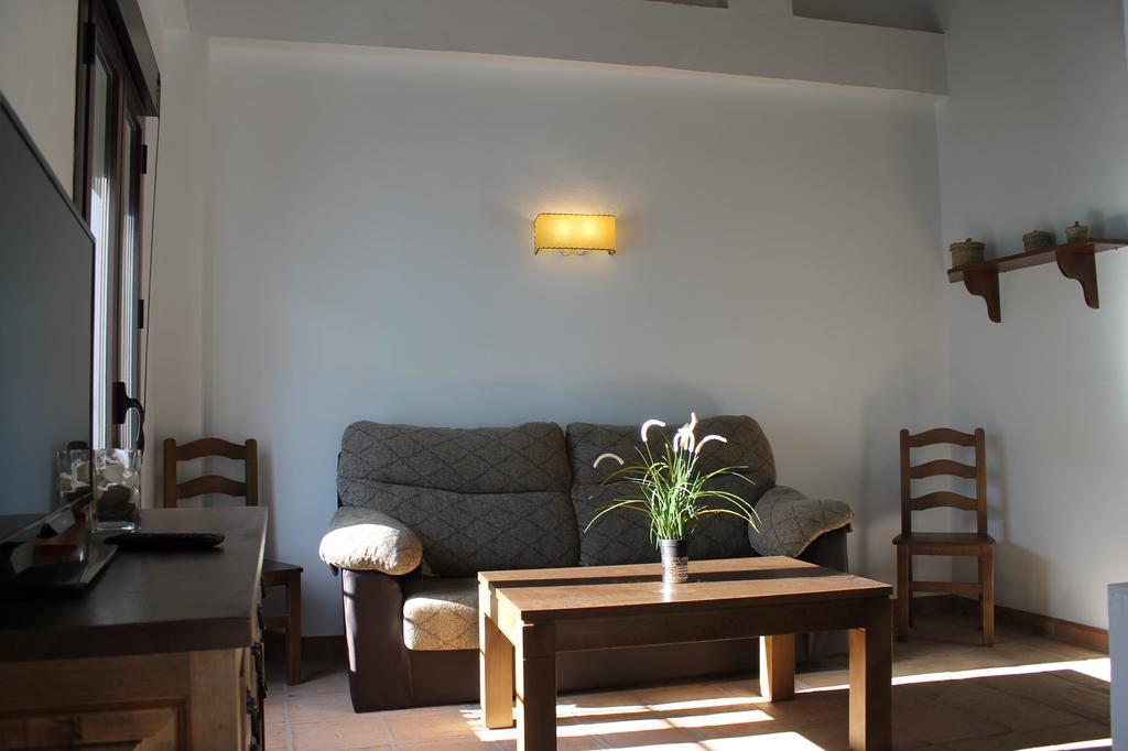 Apartamentos Real Fabrica Hojalata Juzcar Bilik gambar
