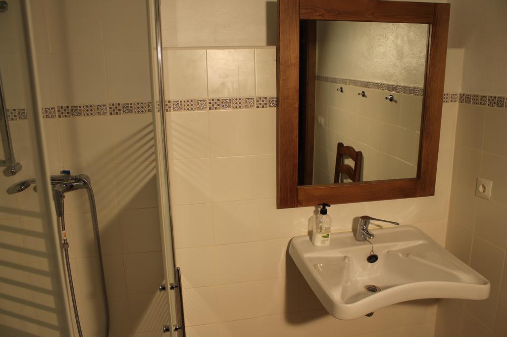 Apartamentos Real Fabrica Hojalata Juzcar Bilik gambar